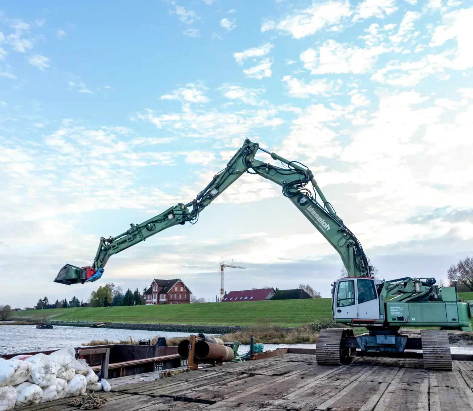 Weseloh Werte - Moderne Baumaschinen im Einsatz