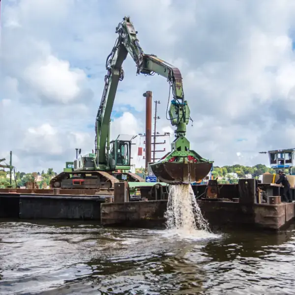 Weseloh Bauleistungen - Bagger bei der Arbeit